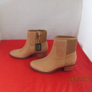 Vionic Shantelle Nubuck Heels Ankle Boots $170 - US Size 5 - Wheat - 1400